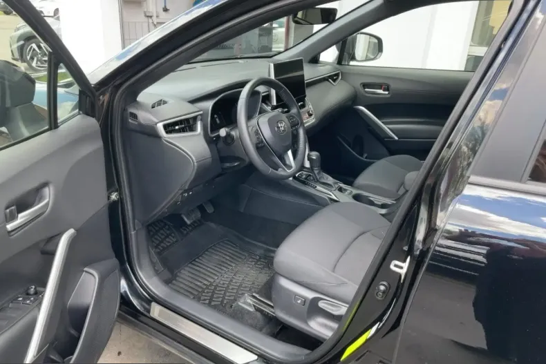 Toyota Corolla Cross din 2022 cu 44.307 km - oferta TOY221002 - foto 7