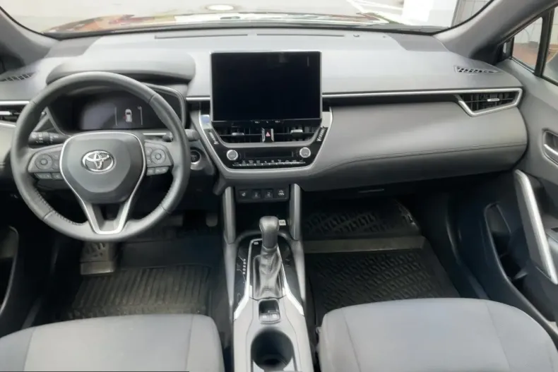 Toyota Corolla Cross din 2022 cu 44.307 km - oferta TOY221002 - foto 9