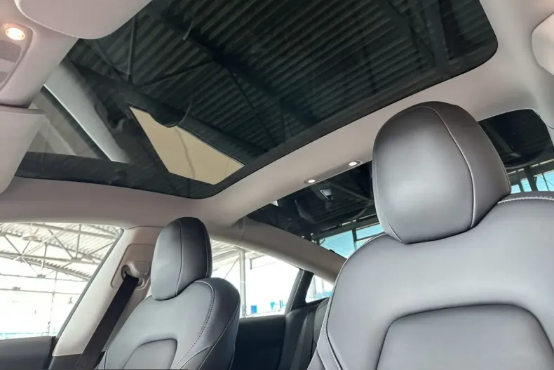 Tesla Model 3 din 2022 cu 51.170 km - oferta TES221006 - foto 11