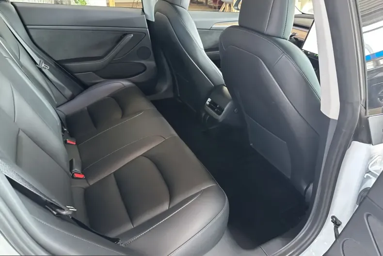 Tesla Model 3 din 2022 cu 51.170 km - oferta TES221006 - foto 18