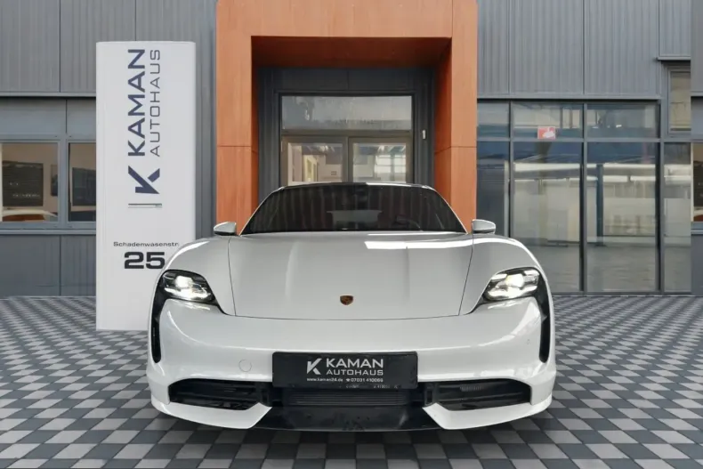 Porsche Taycan din 2022 cu 2.500 km - oferta POR221020 - foto 2