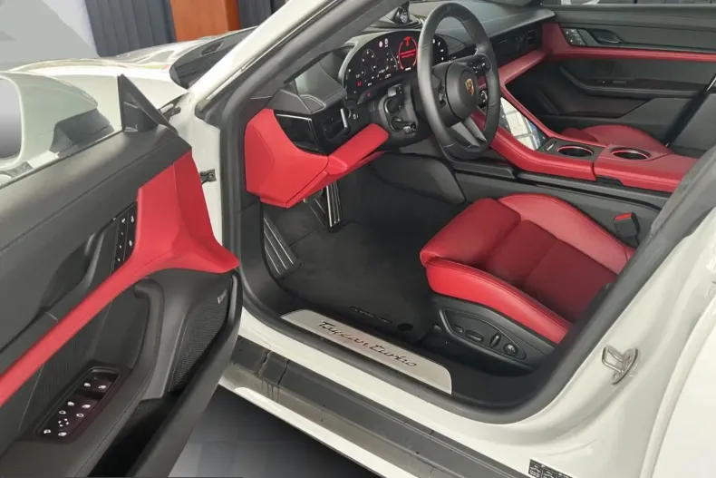 Porsche Taycan din 2022 cu 2.500 km - oferta POR221020 - foto 4