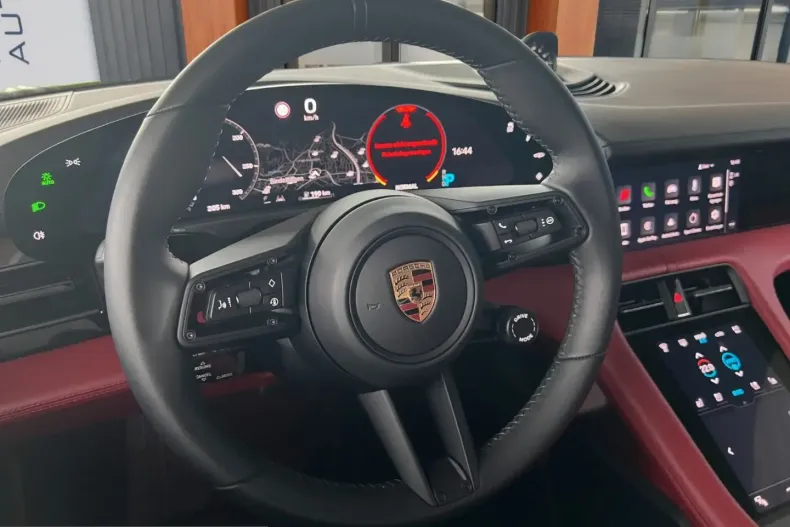 Porsche Taycan din 2022 cu 2.500 km - oferta POR221020 - foto 9