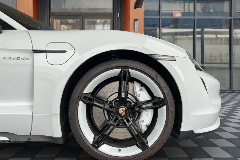 Porsche Taycan din 2022 cu 2.500 km - oferta POR221020 - foto 28