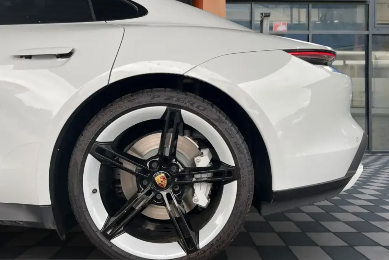 Porsche Taycan din 2022 cu 2.500 km - oferta POR221020 - foto 29