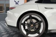 Porsche Taycan din 2022 cu 2.500 km - oferta POR221020 - foto 30