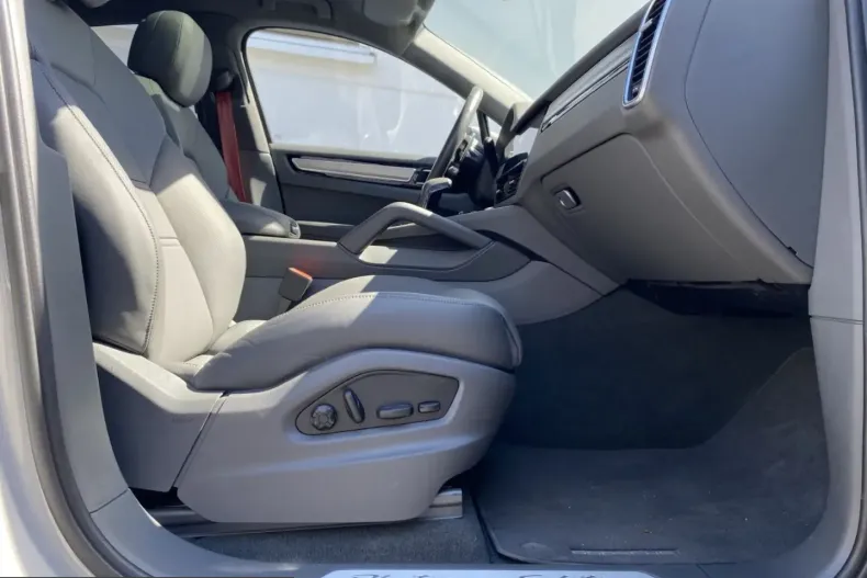Porsche Cayenne din 2022 cu 69.900 km - oferta POR221022 - foto 8