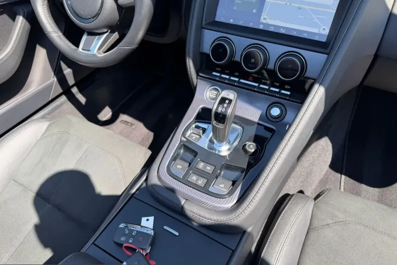 Jaguar F-Type din 2022 cu 38.000 km - oferta JAG221040 - foto 28