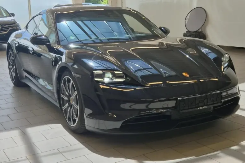 Porsche Taycan din 2023 cu 18.306 km - oferta POR221048 - foto 1