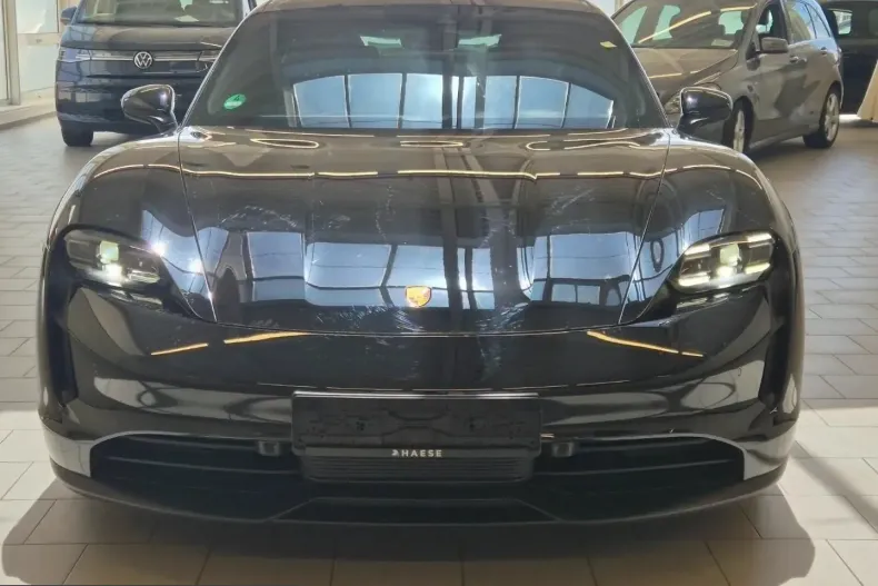 Porsche Taycan din 2023 cu 18.306 km - oferta POR221048 - foto 4