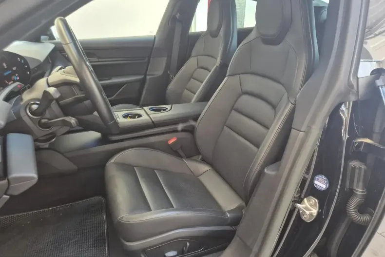 Porsche Taycan din 2023 cu 18.306 km - oferta POR221048 - foto 12