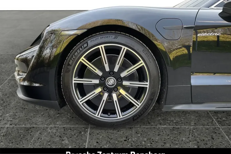 Porsche Taycan din 2022 cu 45.200 km - oferta POR221049 - foto 8