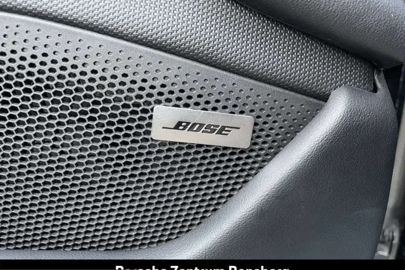 Porsche Taycan din 2022 cu 45.200 km - oferta POR221049 - foto 22