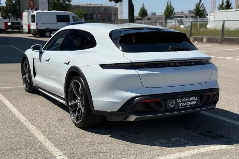 Porsche Taycan din 2022 cu 29.000 km - oferta POR221050 - foto 4