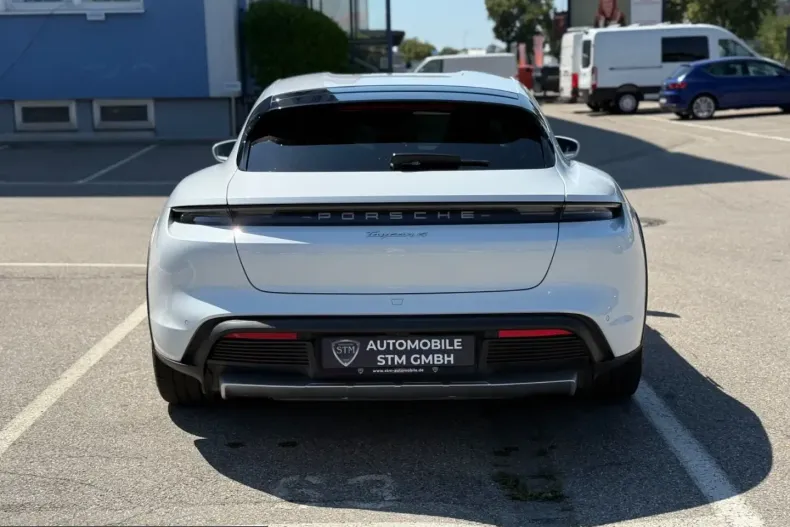 Porsche Taycan din 2022 cu 29.000 km - oferta POR221050 - foto 5