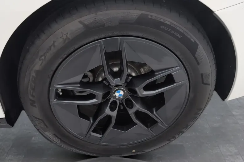 BMW iX din 2025 cu 11.959 km - oferta BMW221072 - foto 17