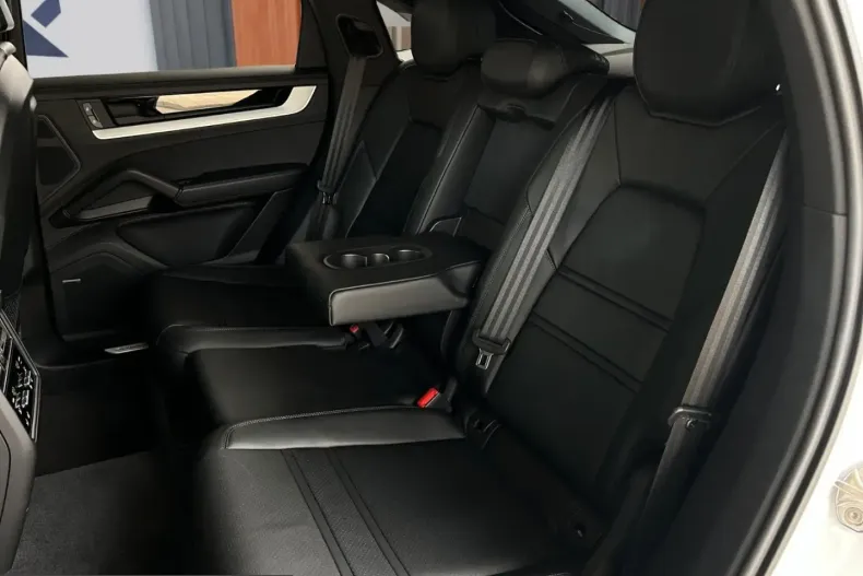 Porsche Cayenne din 2024 cu 39.900 km - oferta POR221078 - foto 19