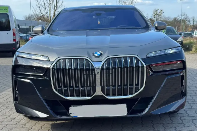 BMW 740 (Seria 7) din 2023 cu 99.898 km - oferta BMW221085 - foto 3