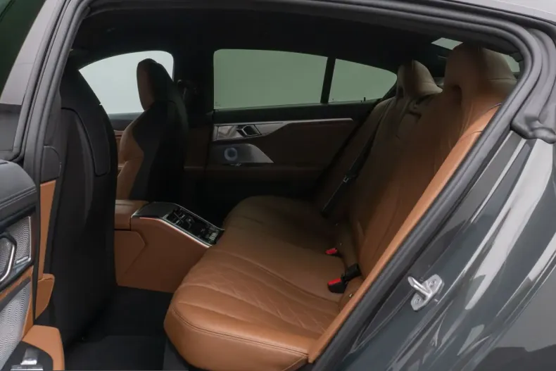 BMW M8 (Seria 8) din 2022 cu 15.351 km - oferta BMW221090 - foto 24