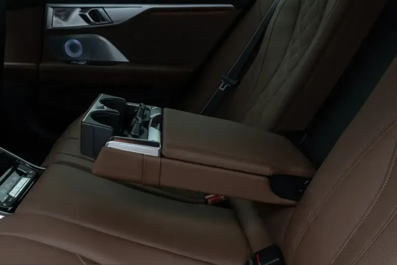 BMW M8 (Seria 8) din 2022 cu 15.351 km - oferta BMW221090 - foto 26