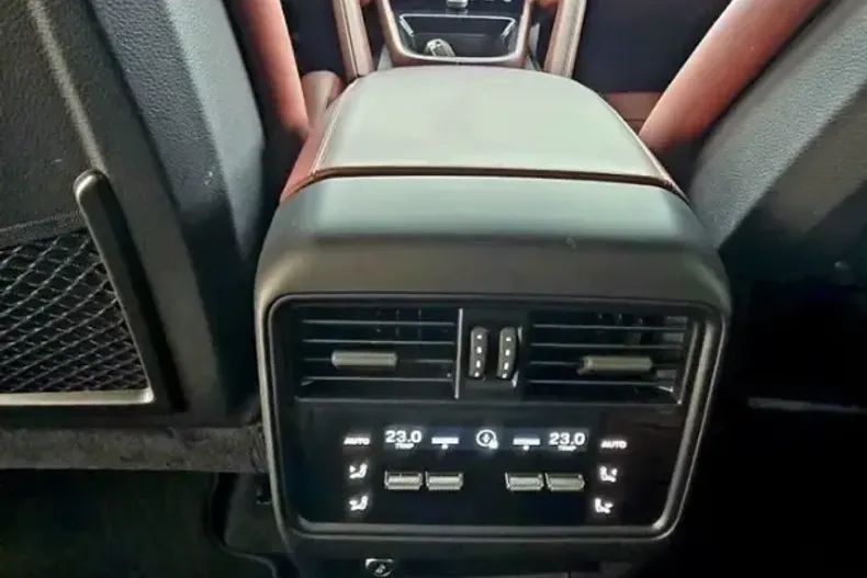 Porsche Cayenne din 2024 cu 69.900 km - oferta POR221094 - foto 13