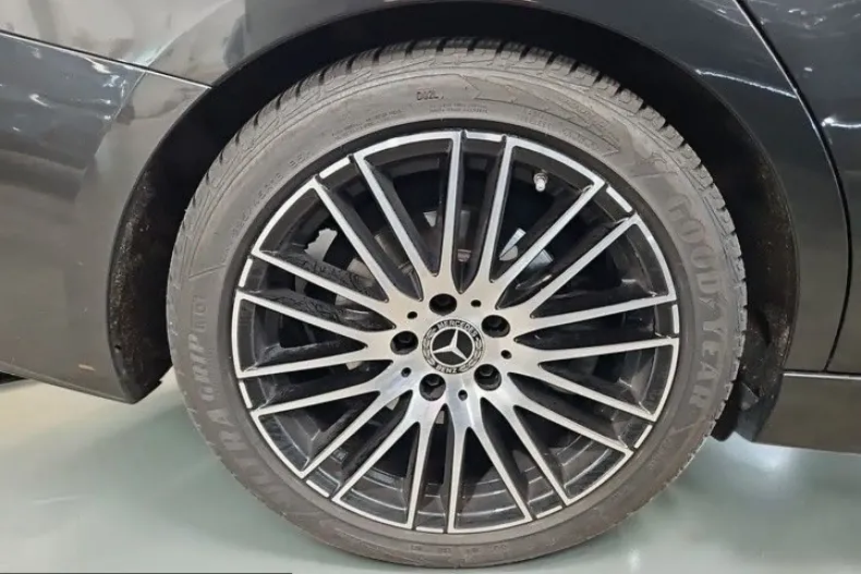 Mercedes-Benz C 220 (Clasa C) din 2023 cu 110.000 km - oferta MER221095 - foto 5