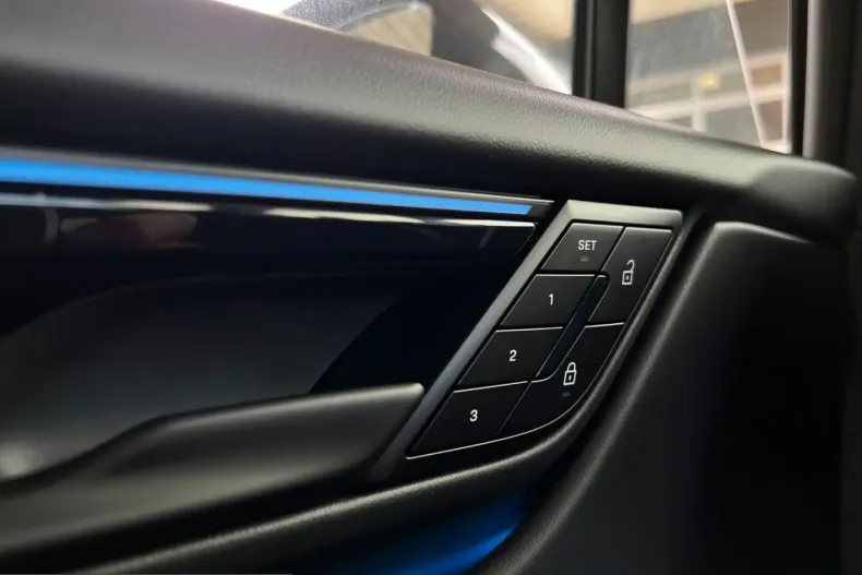 Porsche Macan din 2024 cu 4.900 km - oferta POR221100 - foto 15
