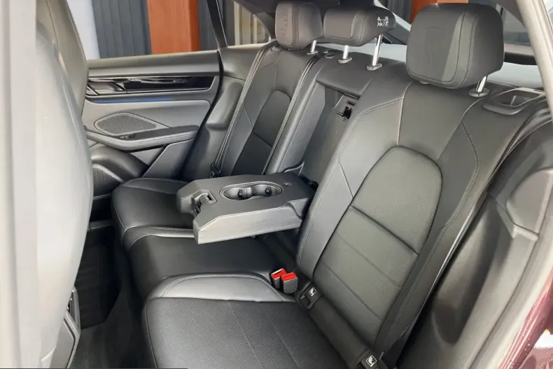 Porsche Macan din 2024 cu 4.900 km - oferta POR221100 - foto 19