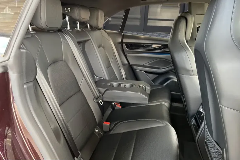 Porsche Macan din 2024 cu 4.900 km - oferta POR221100 - foto 20