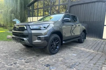 Toyota Hilux din 2023 - oferta TOY221105
