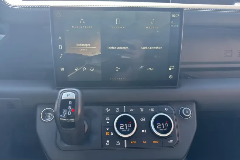 Land Rover Defender din 2023 cu 71.990 km - oferta LAN221108 - foto 15