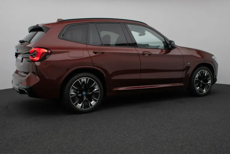 BMW iX3 (Seria X) din 2022 cu 25.422 km - oferta BMW221147 - foto 4