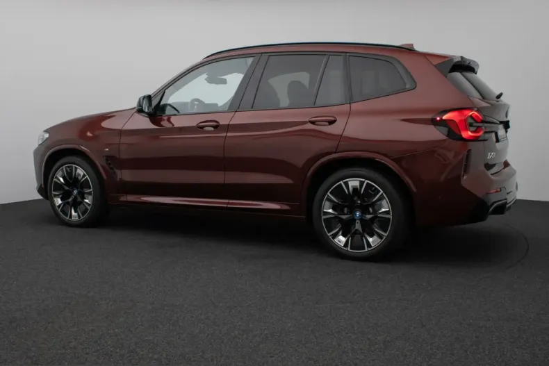BMW iX3 (Seria X) din 2022 cu 25.422 km - oferta BMW221147 - foto 8