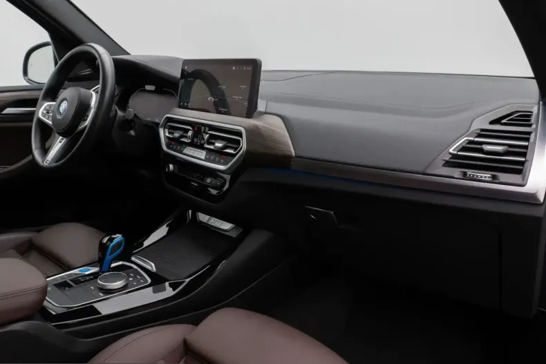 BMW iX3 (Seria X) din 2022 cu 25.422 km - oferta BMW221147 - foto 20