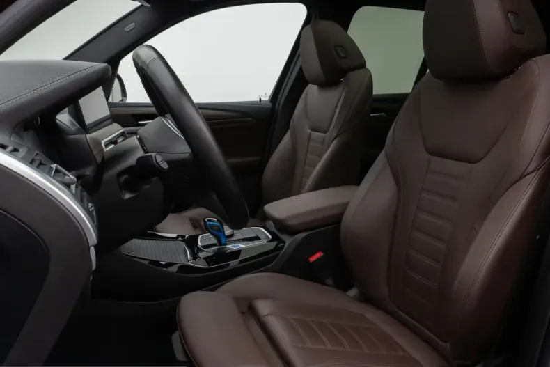 BMW iX3 (Seria X) din 2022 cu 25.422 km - oferta BMW221147 - foto 30