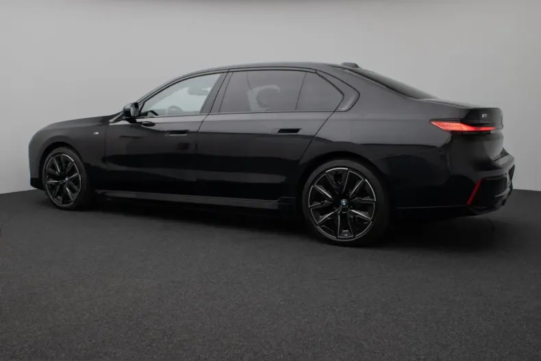 BMW i7 (Seria 7) din 2023 cu 23.029 km - oferta BMW221148 - foto 7
