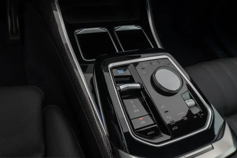 BMW i7 (Seria 7) din 2023 cu 23.029 km - oferta BMW221148 - foto 16