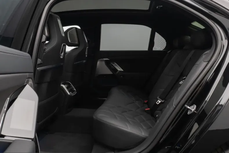 BMW i7 (Seria 7) din 2023 cu 23.029 km - oferta BMW221148 - foto 19