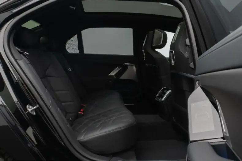 BMW i7 (Seria 7) din 2023 cu 23.029 km - oferta BMW221148 - foto 20