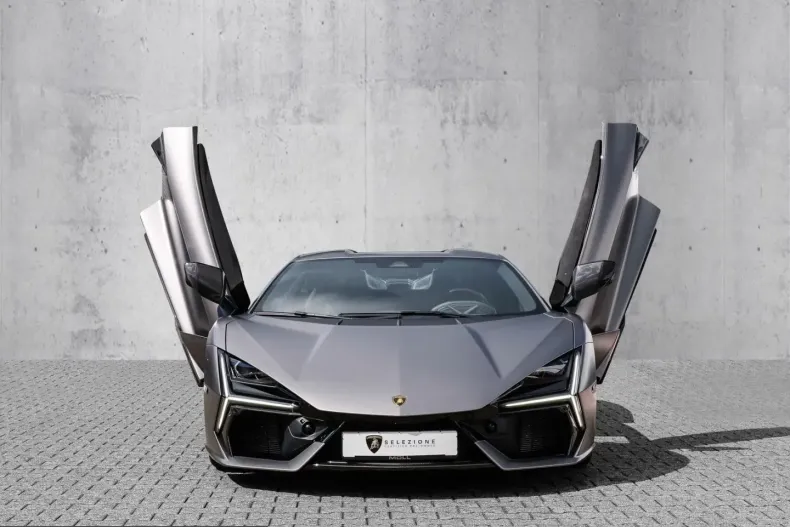 Lamborghini Revuelto din 2025 cu 5.230 km - oferta LAM221156 - foto 1