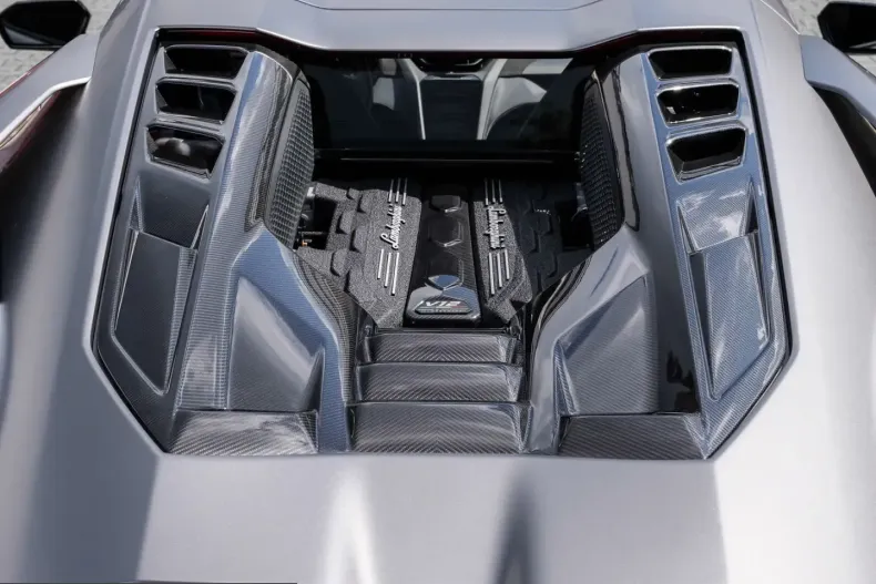Lamborghini Revuelto din 2025 cu 5.230 km - oferta LAM221156 - foto 15