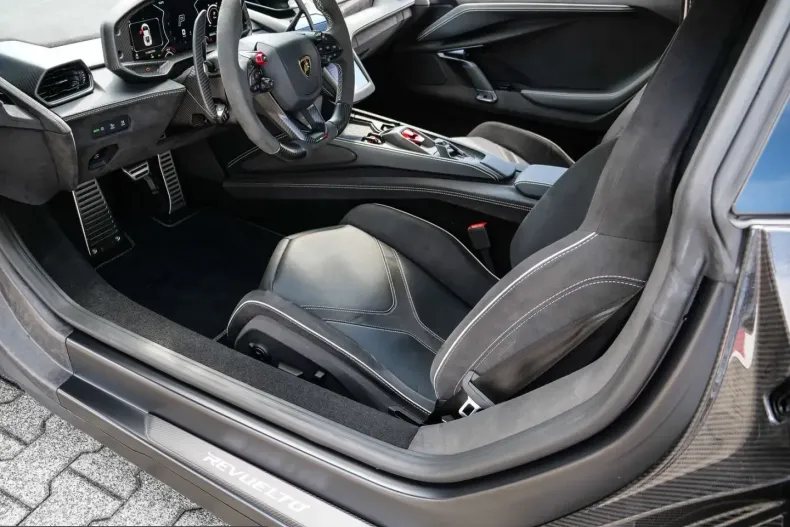 Lamborghini Revuelto din 2025 cu 5.230 km - oferta LAM221156 - foto 17