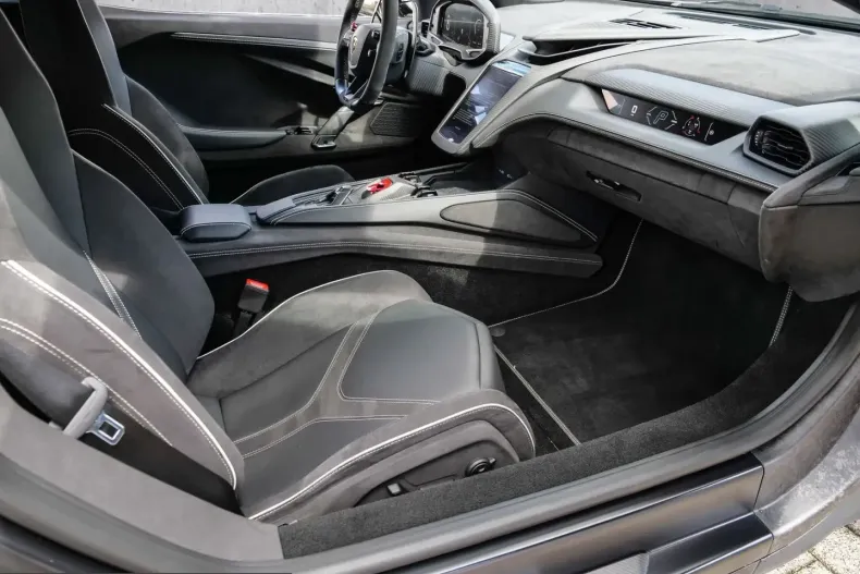 Lamborghini Revuelto din 2025 cu 5.230 km - oferta LAM221156 - foto 19