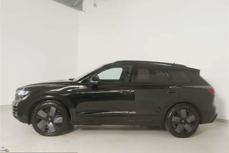 Volkswagen Touareg din 2025 cu 12.331 km - oferta VOL221158 - foto 3