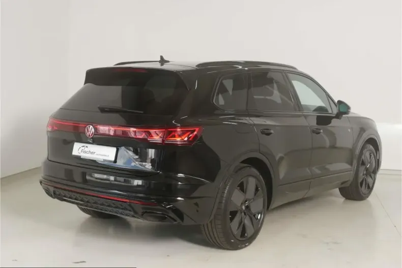 Volkswagen Touareg din 2025 cu 12.331 km - oferta VOL221158 - foto 5