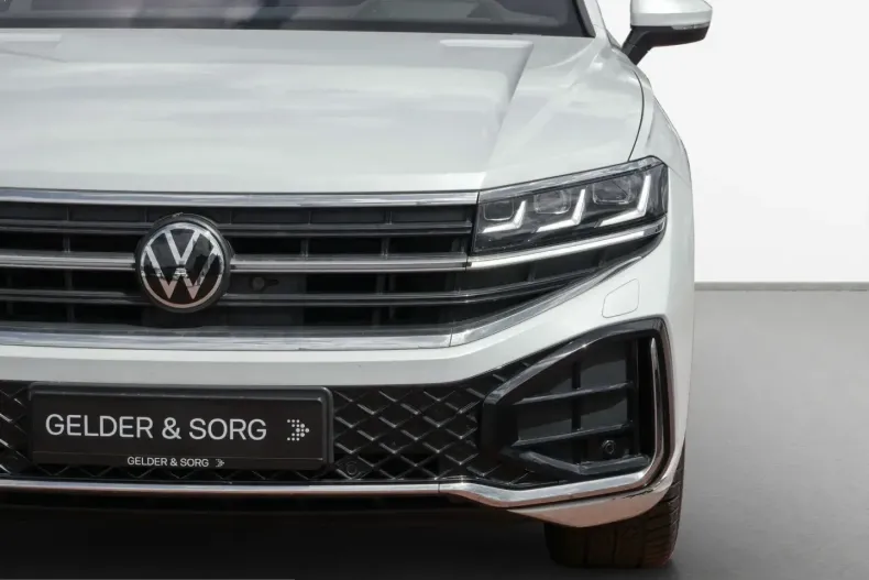Volkswagen Touareg din 2025 cu 9.725 km - oferta VOL221160 - foto 3