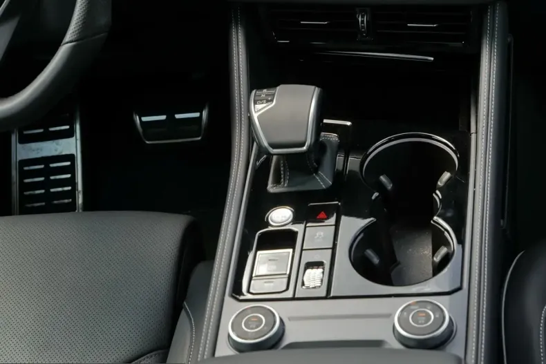 Volkswagen Touareg din 2025 cu 9.725 km - oferta VOL221160 - foto 9