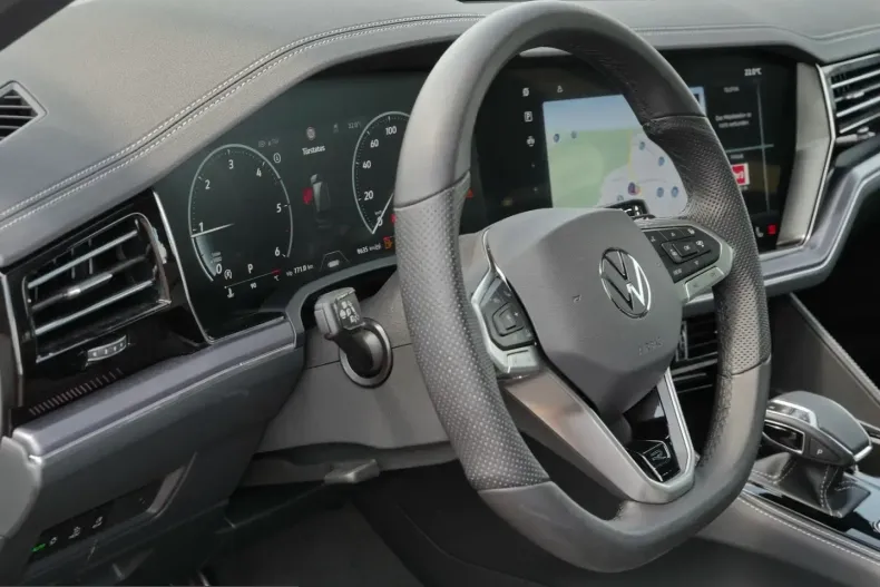 Volkswagen Touareg din 2025 cu 9.725 km - oferta VOL221160 - foto 19