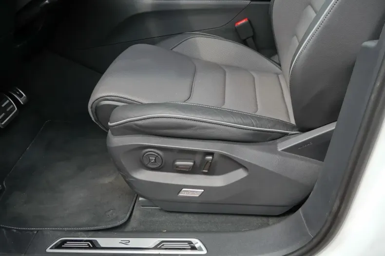 Volkswagen Touareg din 2025 cu 9.725 km - oferta VOL221160 - foto 22