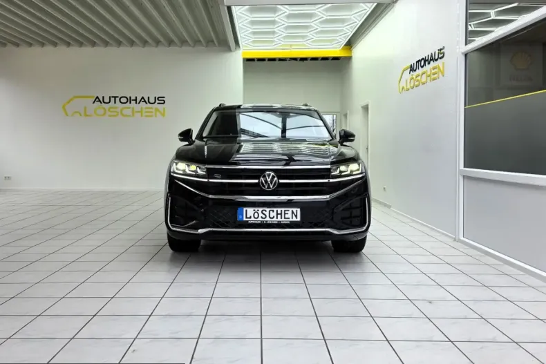Volkswagen Touareg din 2025 cu 10.215 km - oferta VOL221161 - foto 3